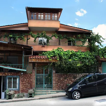 Margarita - Entire House With 4 Bedrooms And Free Parking بيت للعطل Gjirokastër