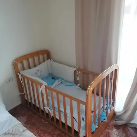 Margarita - Entire House With 4 Bedrooms And Free Parking بيت للعطل
