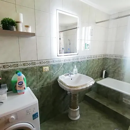 Margarita - Entire House With 4 Bedrooms And Free Parking بيت للعطل *