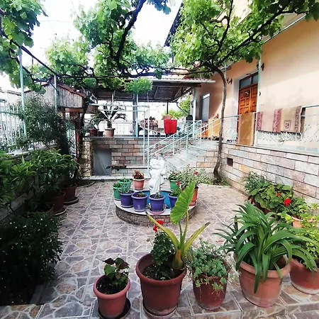 Margarita - Entire House With 4 Bedrooms And Free Parking بيت للعطل *